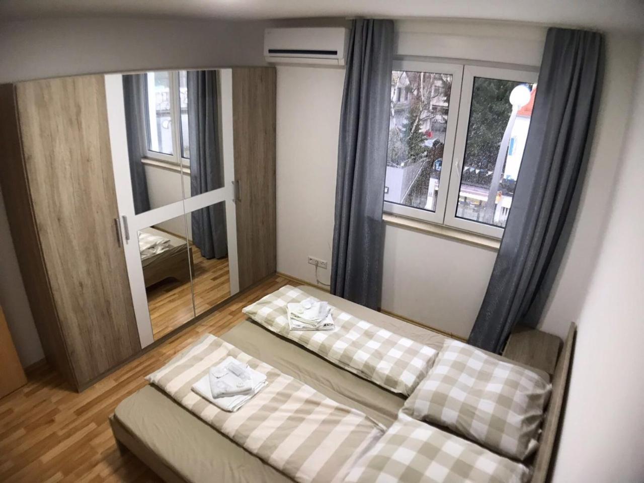 Sahara Falcon Munich Exterior photo